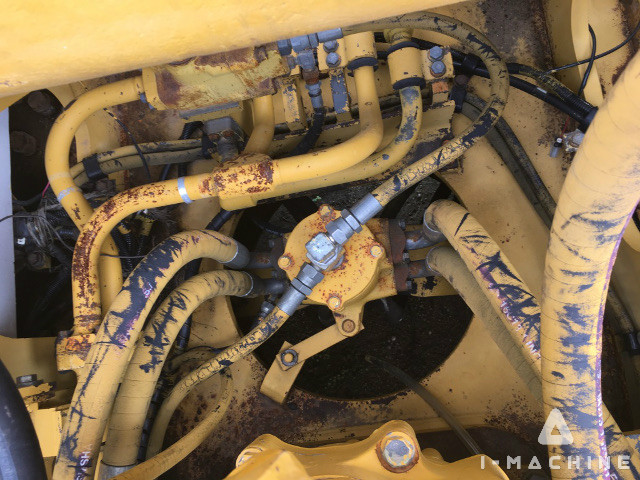 KOMATSU PC300-5LC