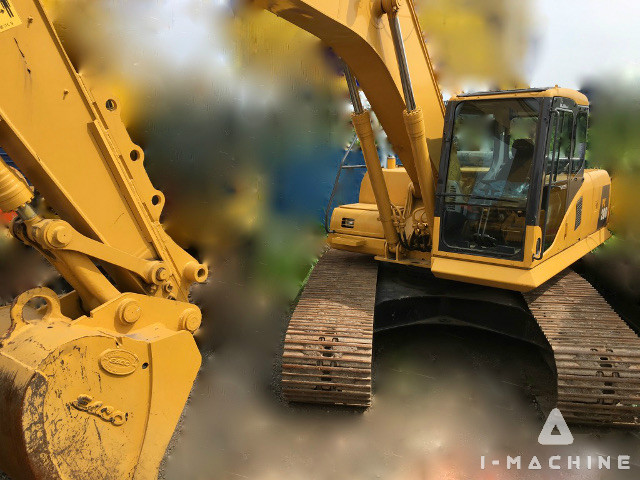 KOMATSU PC200-7