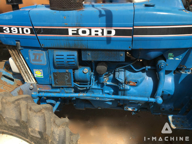 Farm Tractor 3910