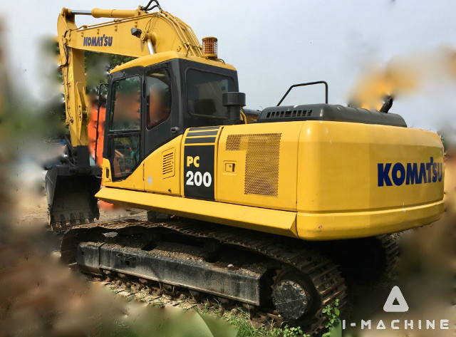 KOMATSU PC200-7