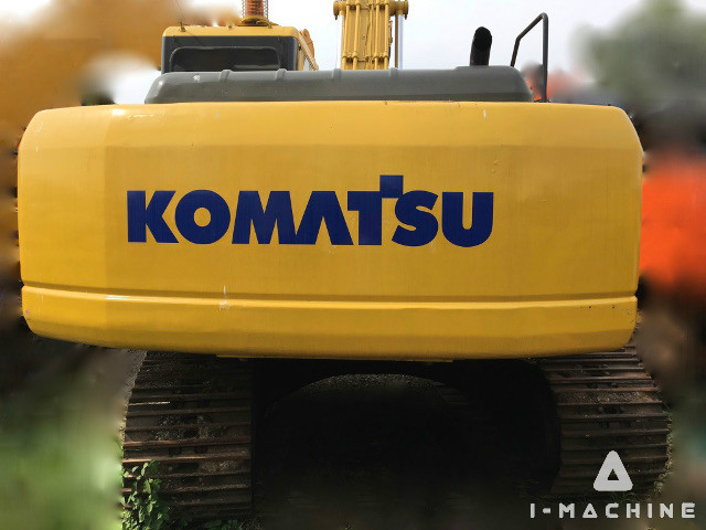 KOMATSU PC200-7