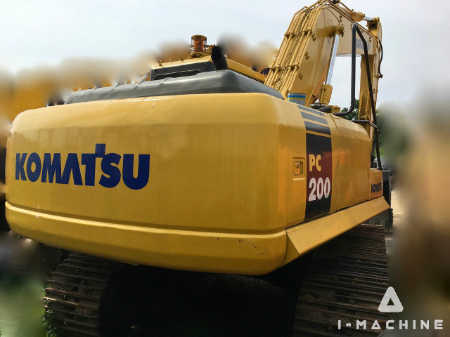 KOMATSU PC200-7