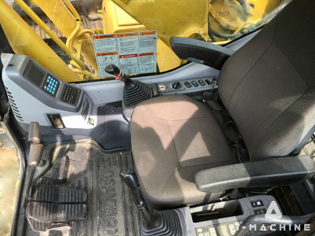 KOMATSU PC200-7