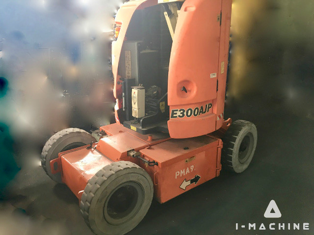 JLG E300AJ