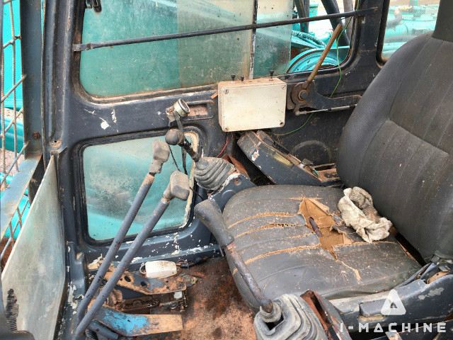 KOBELCO SK300-3