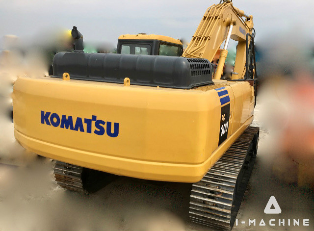 KOMATSU PC300-7