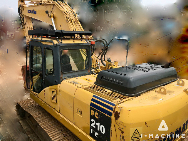 KOMATSU PC210-7