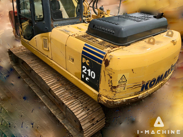 KOMATSU PC210-7