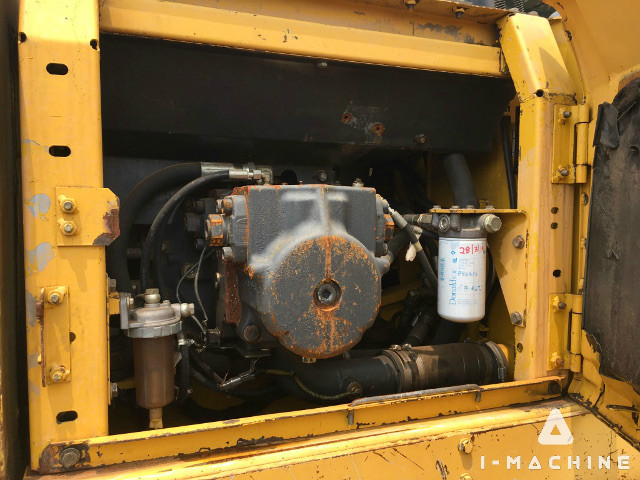 KOMATSU PC210-7