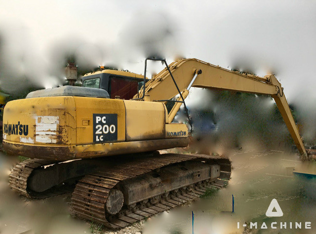 KOMATSU PC200LC-7