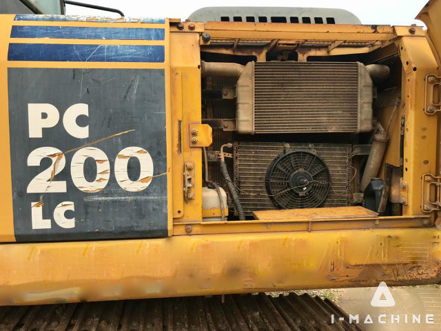 KOMATSU PC200LC-7