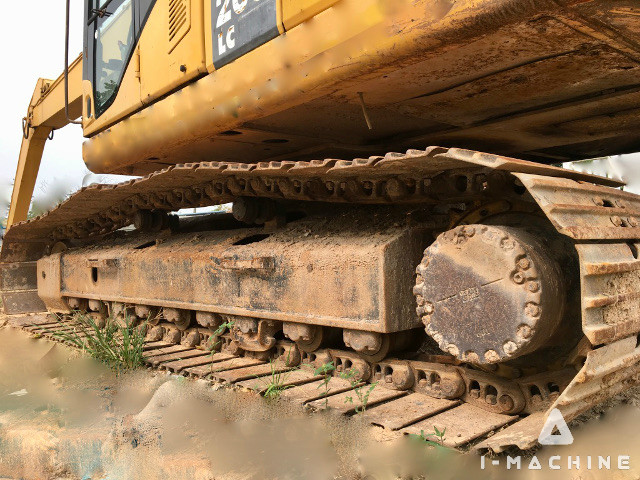 KOMATSU PC200LC-7