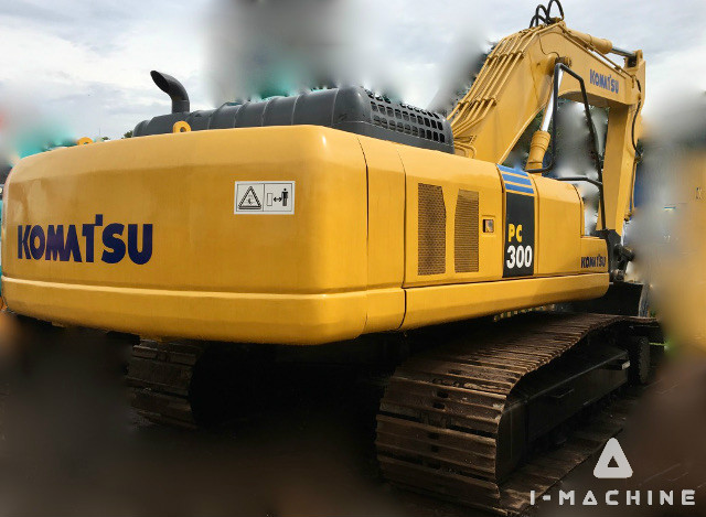 KOMATSU PC300-7