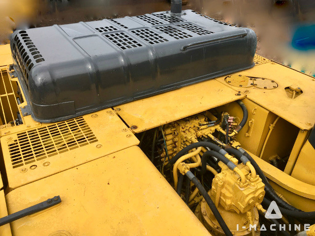 KOMATSU PC300-7