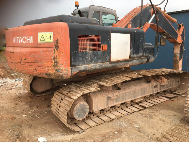 HITACHI ZX230LC