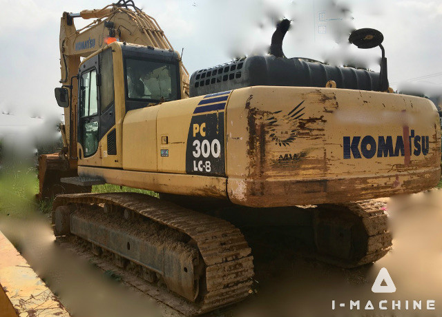 KOMATSU PC300LC-8