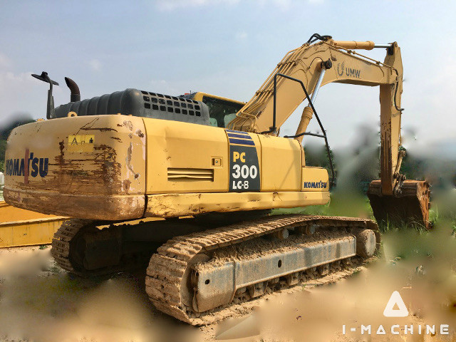 KOMATSU PC300LC-8