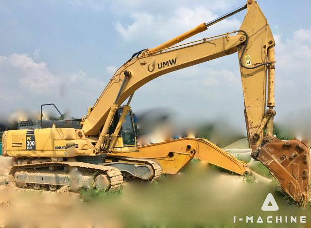 KOMATSU PC300LC-8