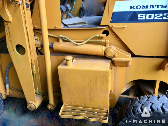 KOMATSU SD23-3