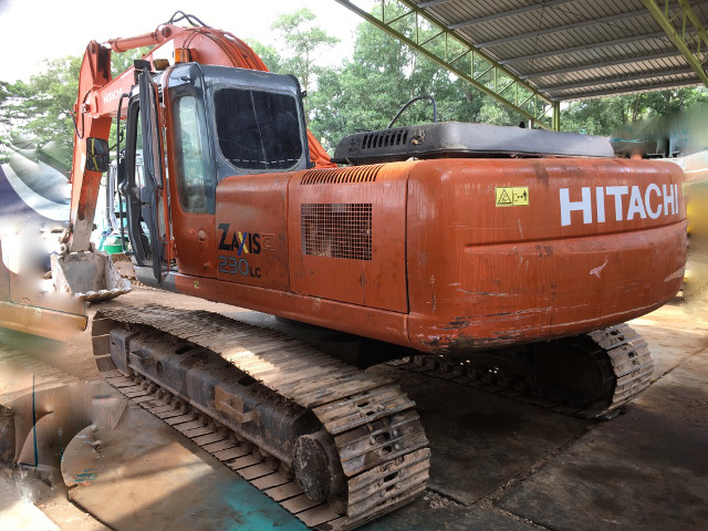 HITACHI ZX230LC