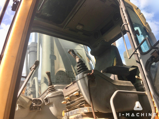 VOLVO EC460B