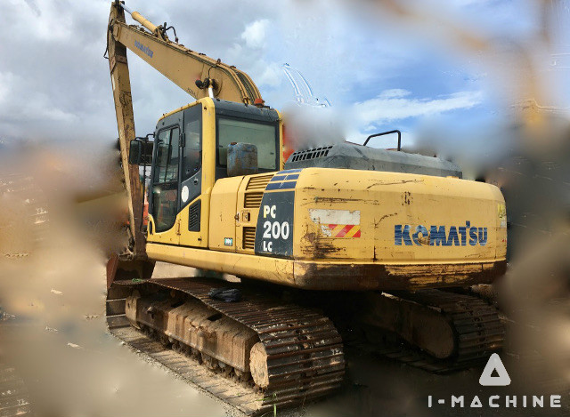 KOMATSU PC200LC-8