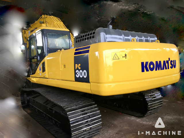 KOMATSU PC300-7EO