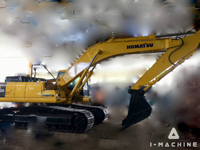 KOMATSU PC300-7EO