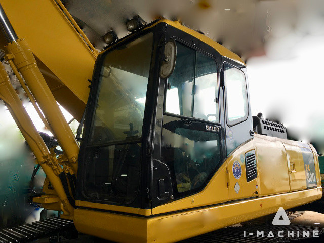 KOMATSU PC300-7EO