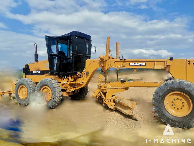 KOMATSU GD525A