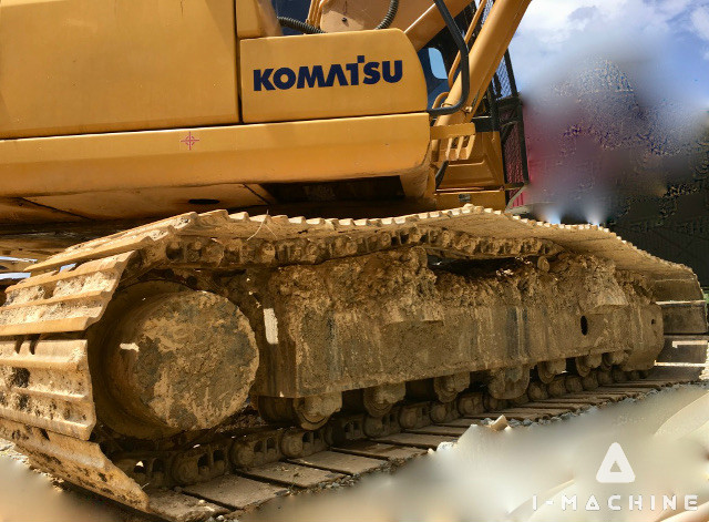 KOMATSU PC200-8