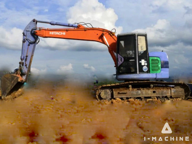 HITACHI EX135UR