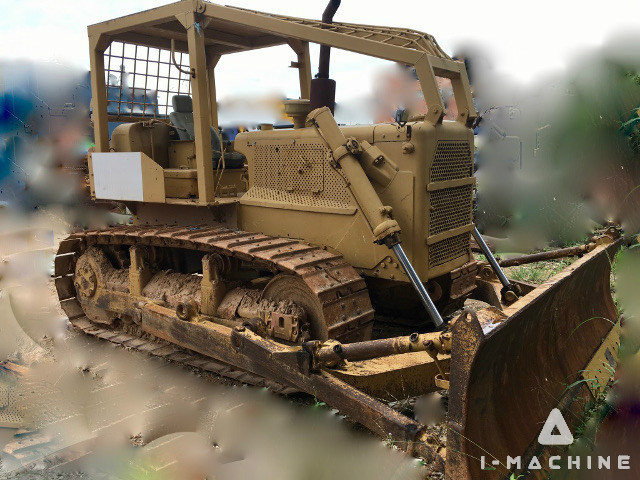 Used Caterpillar D9h D9n D9r Used Original Bulldozers With Blades And Rippers For Sale In Malaysia Buy Used D9h Bulldozer In Japan Used D9 Bulldozer In Uae Used Cat Bulldozer In Malaysia Product On