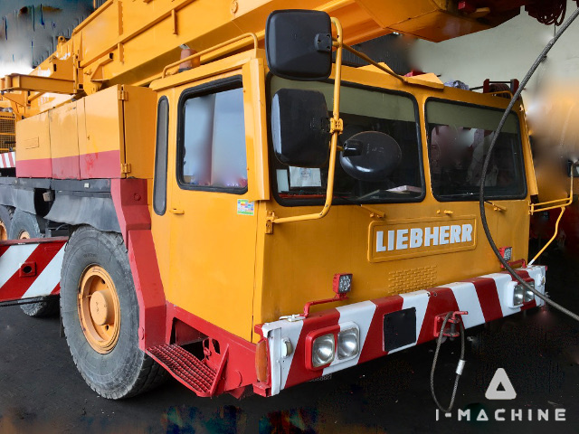 LIEBHERR LTM1200N