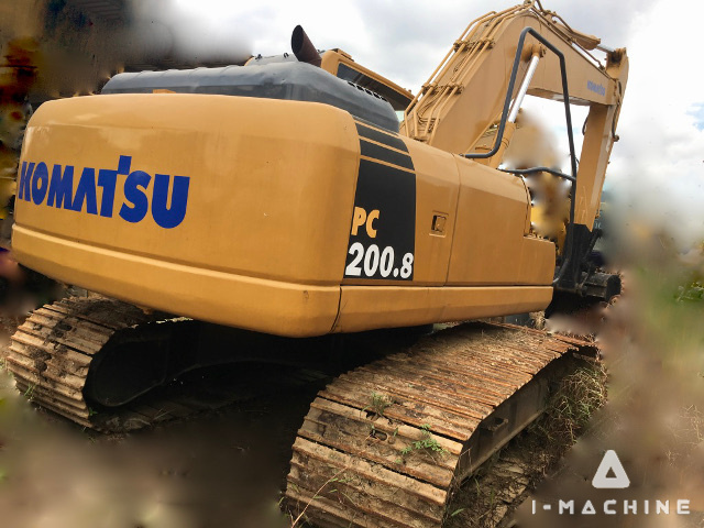 KOMATSU PC200LC-8