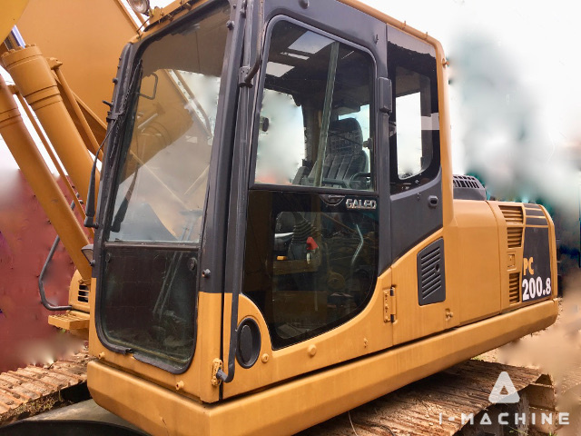 KOMATSU PC200LC-8