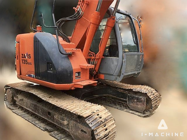 HITACHI ZX135US