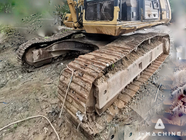 KOMATSU PC300-5