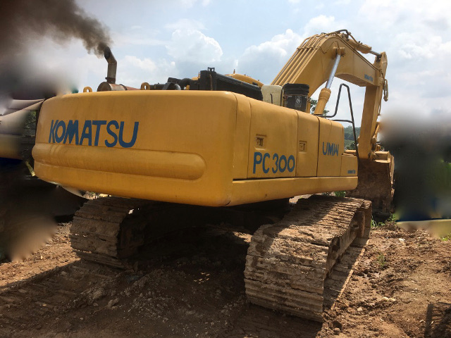 KOMATSU PC300-6