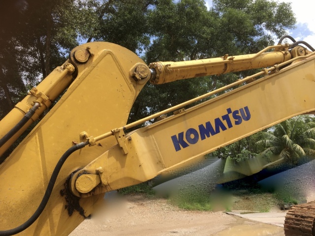 KOMATSU PC300-7