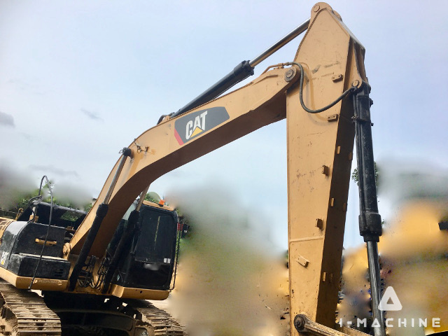 CATERPILLAR 320D