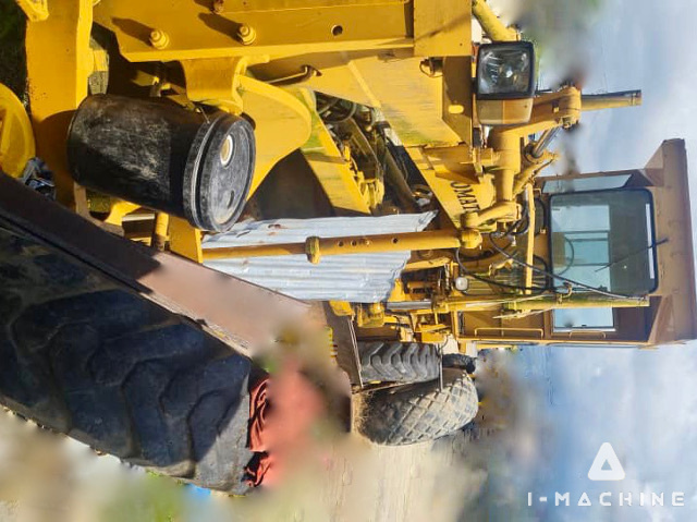 KOMATSU GD500R-2
