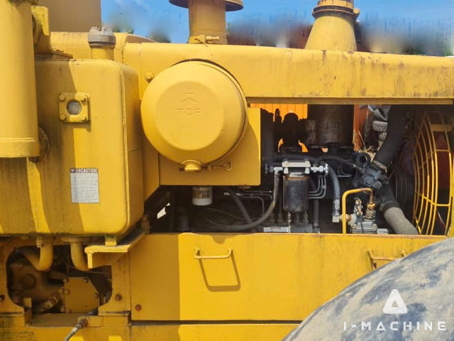 KOMATSU GD500R-2
