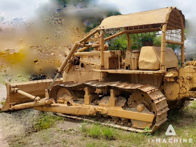 KOMATSU D60E6