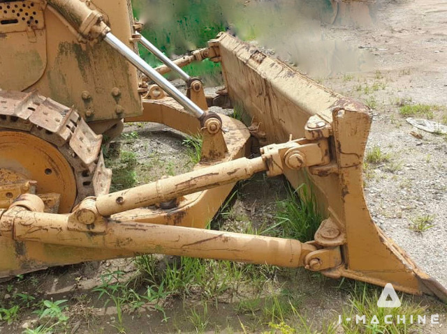 KOMATSU D60E6