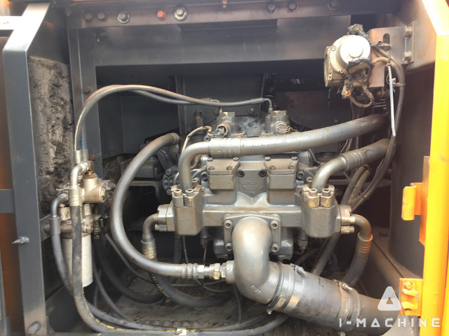 HITACHI EX200-5