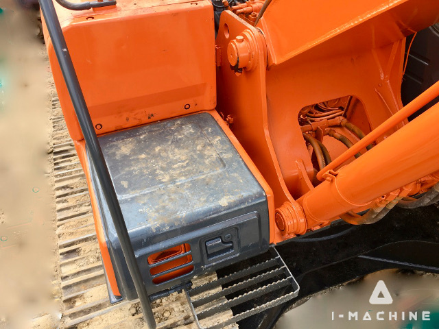 HITACHI EX200-5