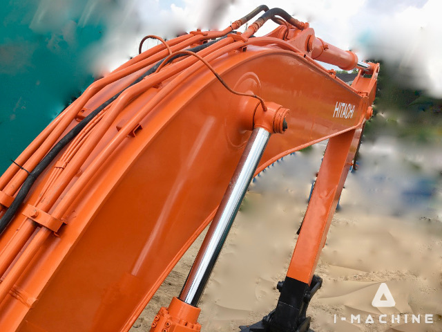 HITACHI EX200-5
