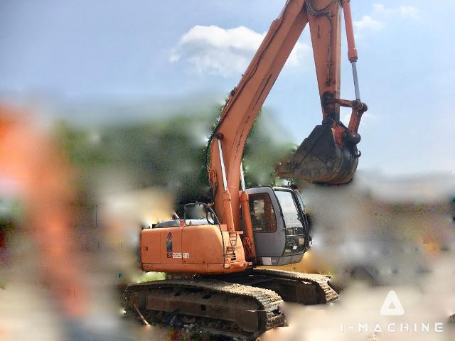 HITACHI EX225USR