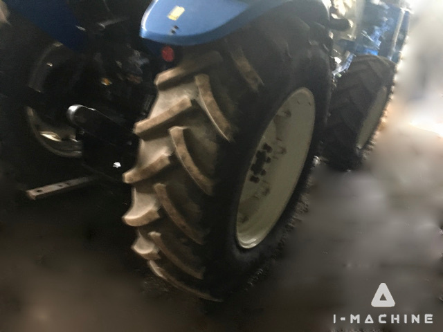 NEW HOLLAND TD5040